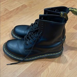 Black Dr. Martens 1460